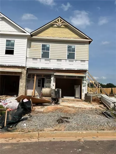 49 Creekside Commons Dr, Hoschton, GA 30548