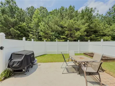 Exterior - 557 Pringle Dr, Suwanee, GA 30024 photo 2 of 5