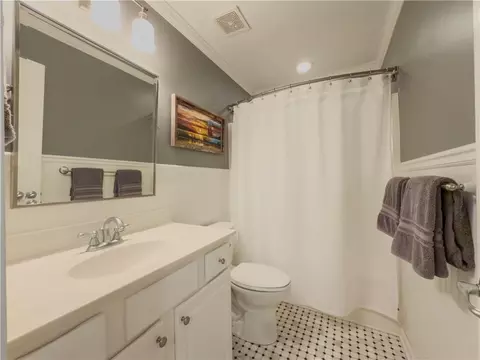 Bath - 557 Pringle Dr, Suwanee, GA 30024 photo 5 of 6