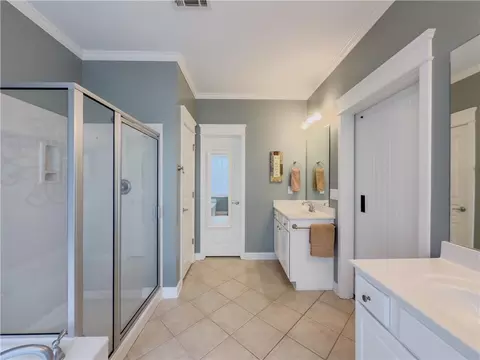 Bath - 557 Pringle Dr, Suwanee, GA 30024 photo 4 of 6