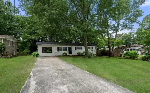 6402 Kensington Ct, Austell, GA 30106