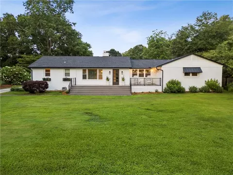 320 N Church St, Winterville, GA 30683