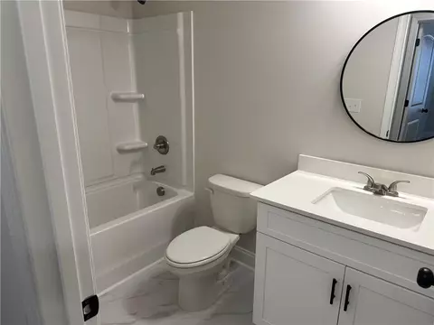 Bath - 23 Taylor St, Toccoa, GA 30577 photo 1 of 2
