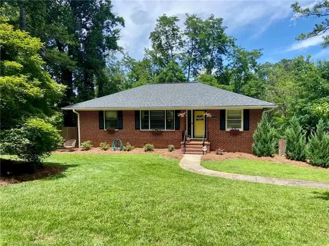 406 S Hillcrest Dr SW, Marietta, GA 30064