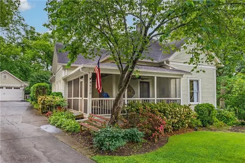 4520 Dallas St, Acworth, GA 30101