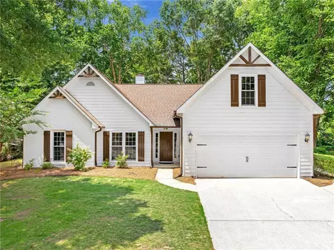 4210 Platinum Ct, Hoschton, GA 30548
