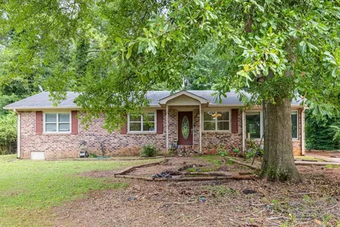 949 Honeysuckle Trl, Winder, GA 30680