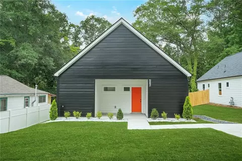 587 Woods Dr NW, Atlanta, GA 30318