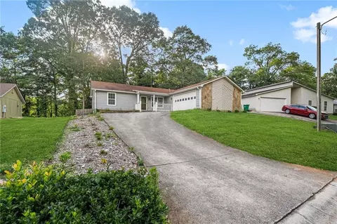 1181 Mannbrook Dr, Stone Mountain, GA 30083