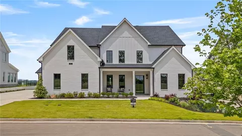 213 Brogans Blf, Ball Ground, GA 30107