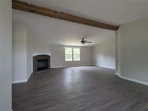 Living - 732 Five Points Rd, Buchanan, GA 30113 photo 2 of 8