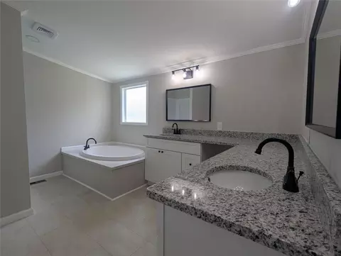 Bath - 732 Five Points Rd, Buchanan, GA 30113 photo 1 of 5