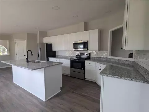 Kitchen - 732 Five Points Rd, Buchanan, GA 30113 photo 2 of 3