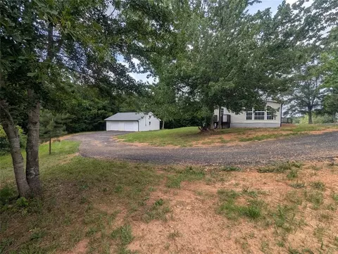 Exterior - 732 Five Points Rd, Buchanan, GA 30113 photo 5 of 7