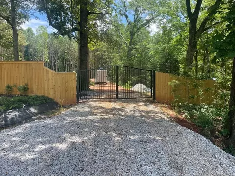 1240 N Mcdonough Rd, Griffin, GA 30223