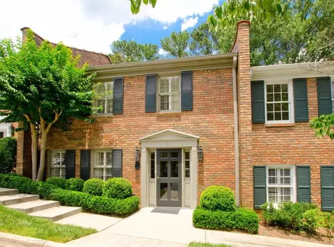 40 Olde Ivy Sq NE, Atlanta, GA 30342