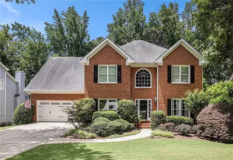 1884 Whitehawk Ct, Lawrenceville, GA 30043