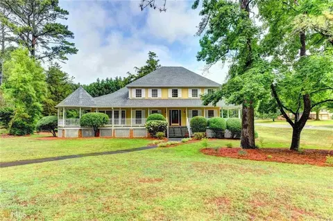 5179 Beech Forest Dr, Lilburn, GA 30047