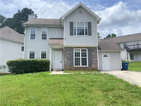 5465 Twin Lakes Dr, College Park, GA 30349