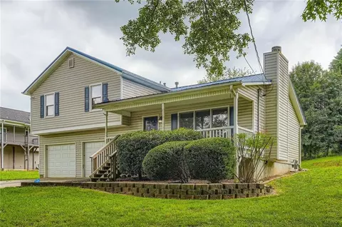 520 White Pines Dr, Dallas, GA 30157