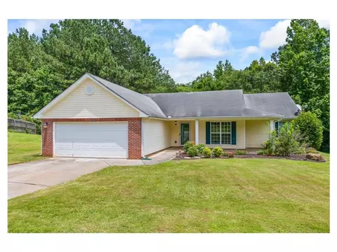 560 Pin Oak Dr, Bethlehem, GA 30620