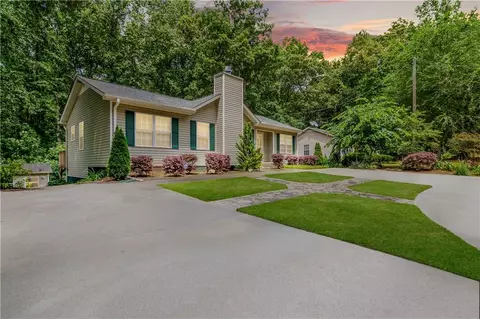 24 Arrow Ct, Lavonia, GA 30553