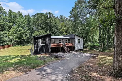 140 Indian Lake Dr, Hiram, GA 30141