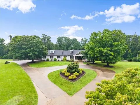 322 Windy Ridge Dr, Demorest, GA 30535