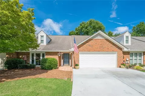 535 Brickleberry Ln, Roswell, GA 30075