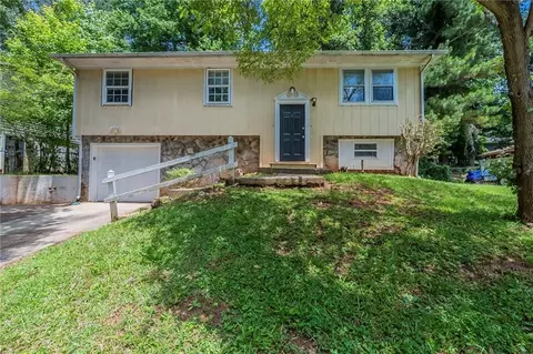 2242 Cherokee Valley Cir, Lithonia, GA 30058
