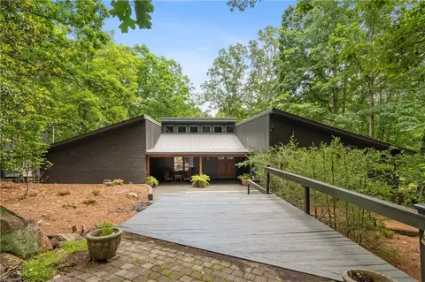 10775 Shallowford Rd, Roswell, GA 30075