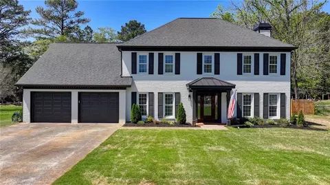 1807 N Chestnut Grove Dr, Marietta, GA 30066