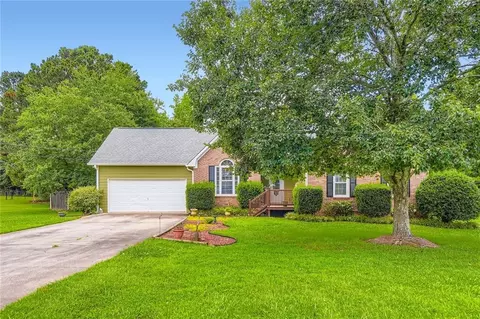 180 Moseley Crossing Dr, Stockbridge, GA 30281