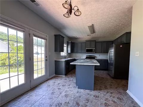 1032 Maple Leaf Dr, Mcdonough, GA 30253 photo 3