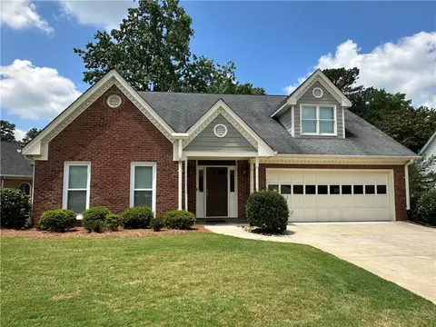 810 Doe Hill Ln, Roswell, GA 30075