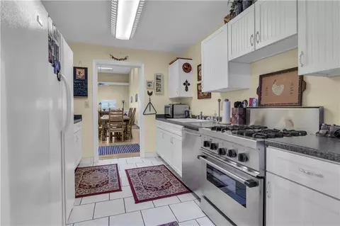 Kitchen - 14501 Woolsey Rd, Hampton, GA 30228 photo 10 of 10