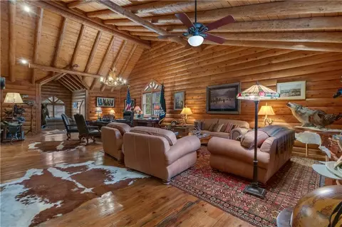 Living - 14501 Woolsey Rd, Hampton, GA 30228 photo 6 of 11