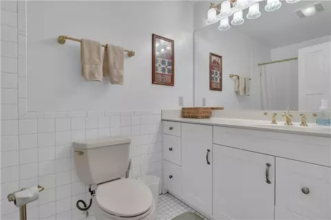 Bath - 14501 Woolsey Rd, Hampton, GA 30228 photo 12 of 17