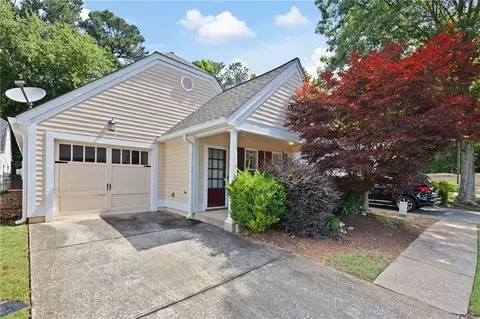 5069 Kathryn Glen Dr, Acworth, GA 30101
