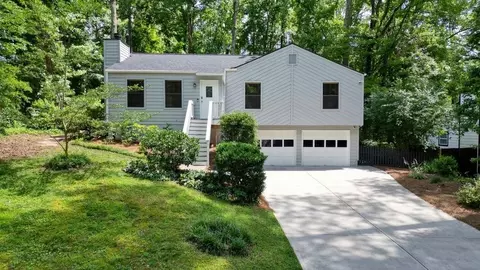 7025 Stone Wood Dr NW, Kennesaw, GA 30152