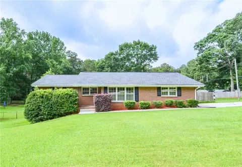 879 Old Tucker Rd, Stone Mountain, GA 30087
