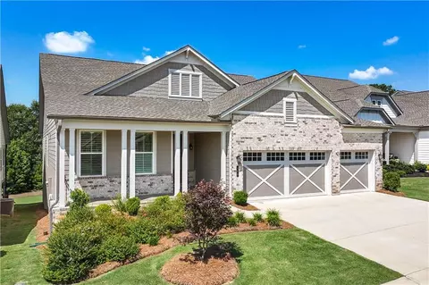192 Erie Pt, Hoschton, GA 30548