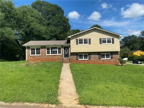 5114 Rock Eagle Dr, Stone Mountain, GA 30083