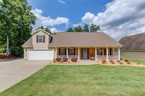 40 Legacy Dr, Hoschton, GA 30548