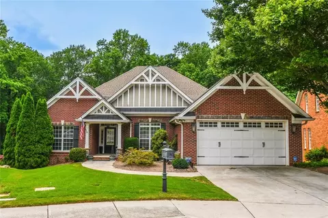 1173 Saint Charles Pl, Gainesville, GA 30501