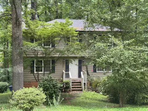 372 Nalley Dr, Stone Mountain, GA 30087