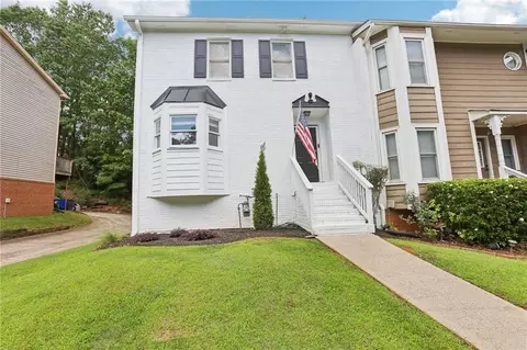 208 Hembree Park Ter, Roswell, GA 30076