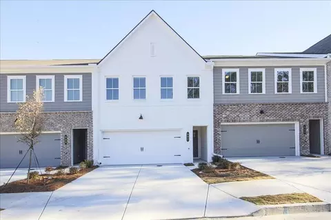 907 Agate Ln, Lawrenceville, GA 30043