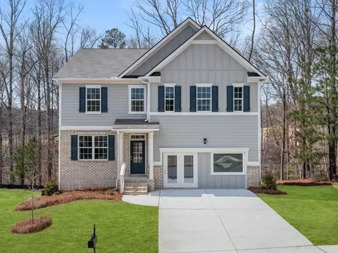 124 Fallen Oak Dr, Dallas, GA 30132