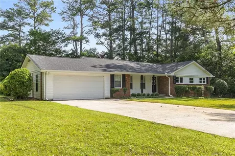 4149 Indian Lake Cir, Stone Mountain, GA 30083